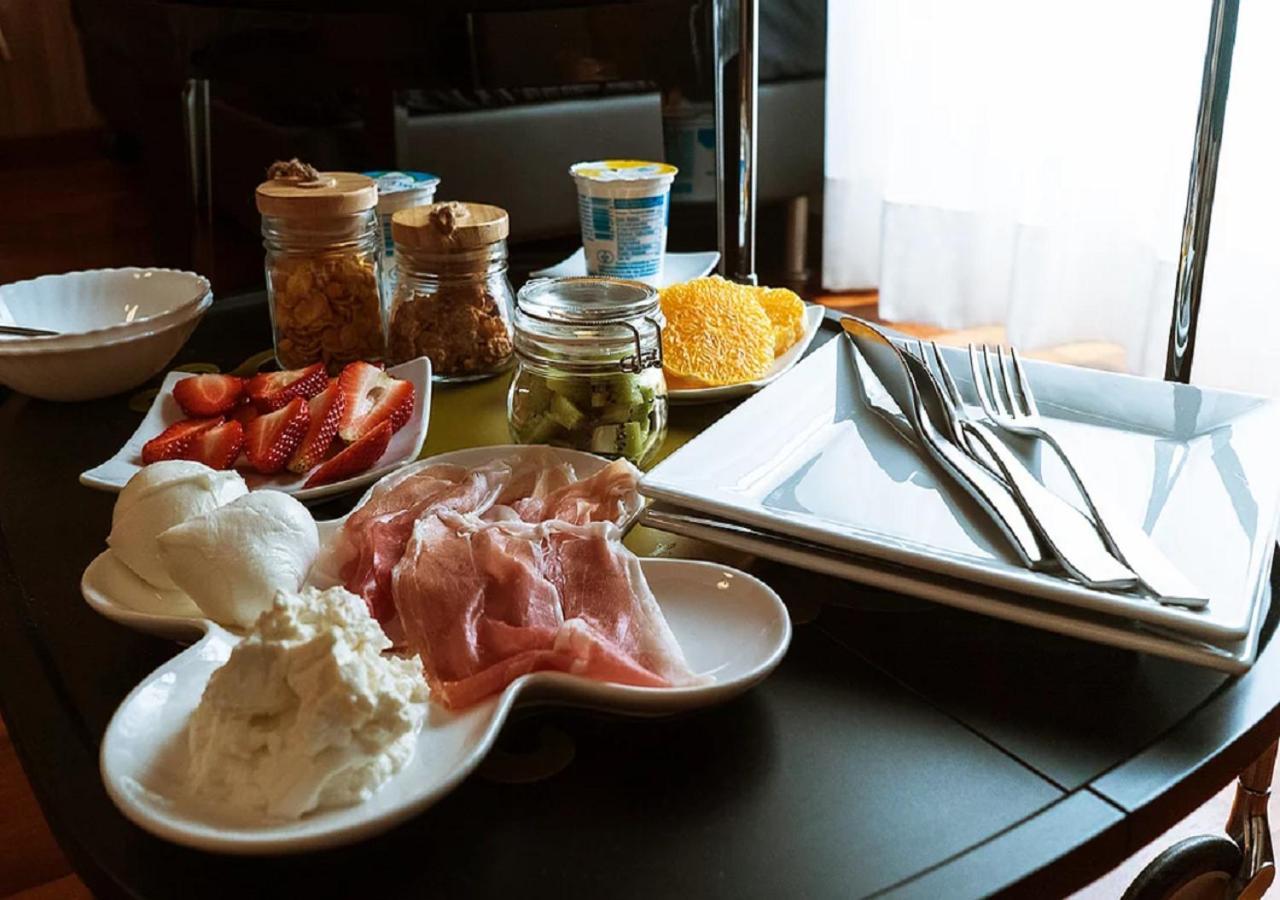Artistic Charming House Hotel Caserta