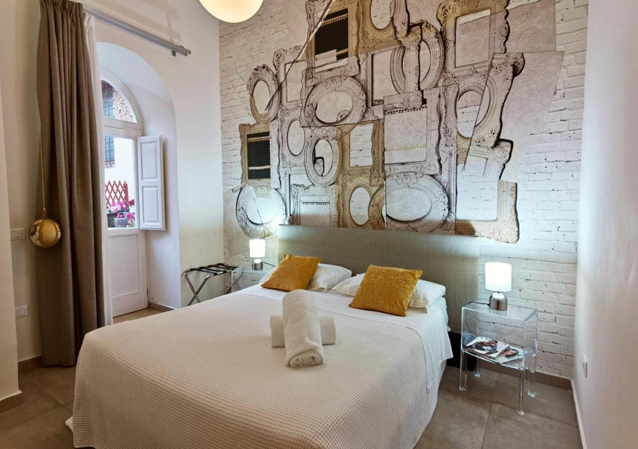 Hotel Artistic Charming House Caserta