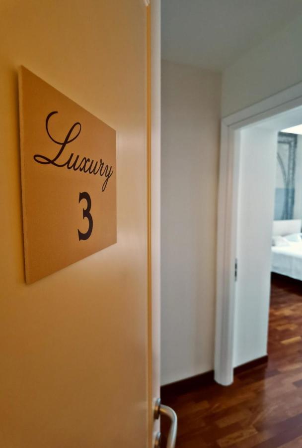 Artistic Charming House 2*