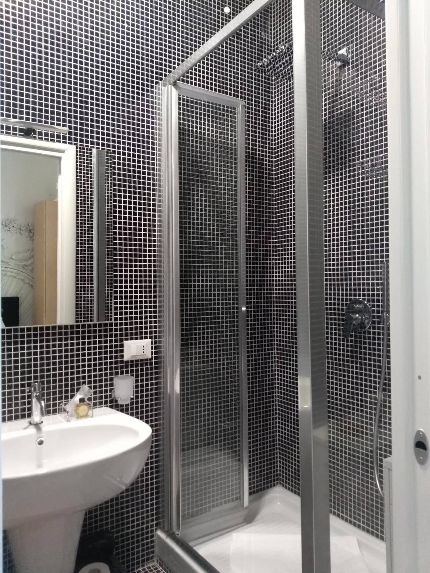 Artistic Charming House Hotel 2*